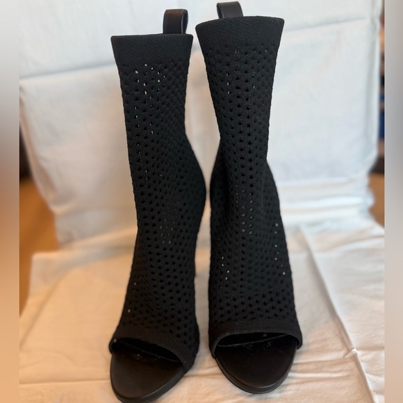 Steve Madden Black Knit Peep Toe Sock Booties – Size 7M Stiletto Heel Style - Picture 9 of 10